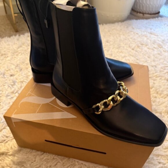 ZARA WOMEN’S FLAT FAUX LEATHER CHAIN TRIM ANKLE BOOTS SIZE 40 (9) BLACK, NIB - Picture 4 of 8